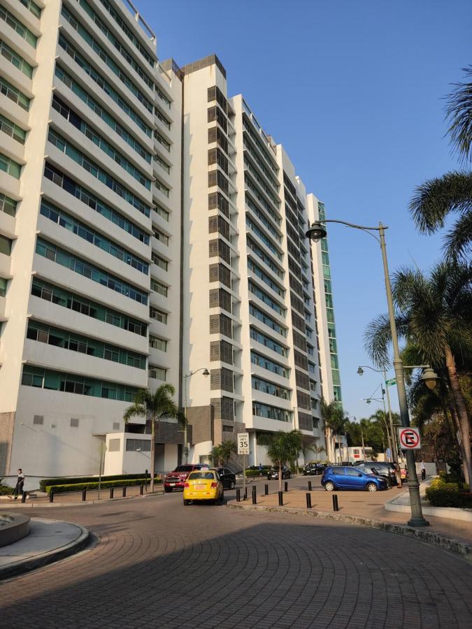 Suite Riverfront Puerto Santa Ana Guayaquil Exterior photo