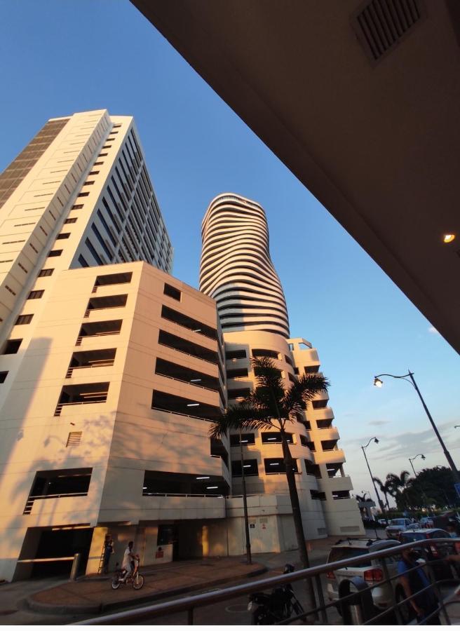Suite Riverfront Puerto Santa Ana Guayaquil Exterior photo