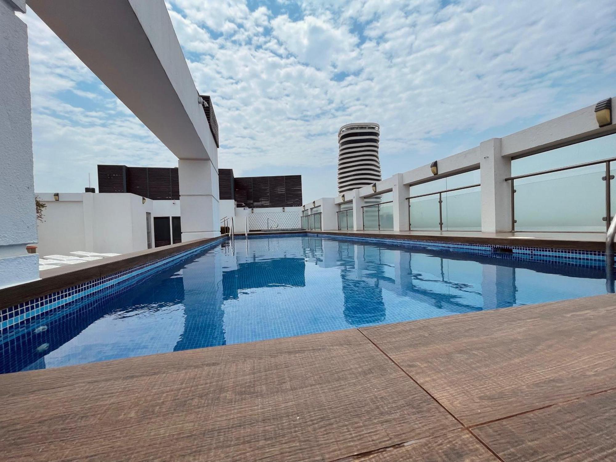 Suite Riverfront Puerto Santa Ana Guayaquil Exterior photo