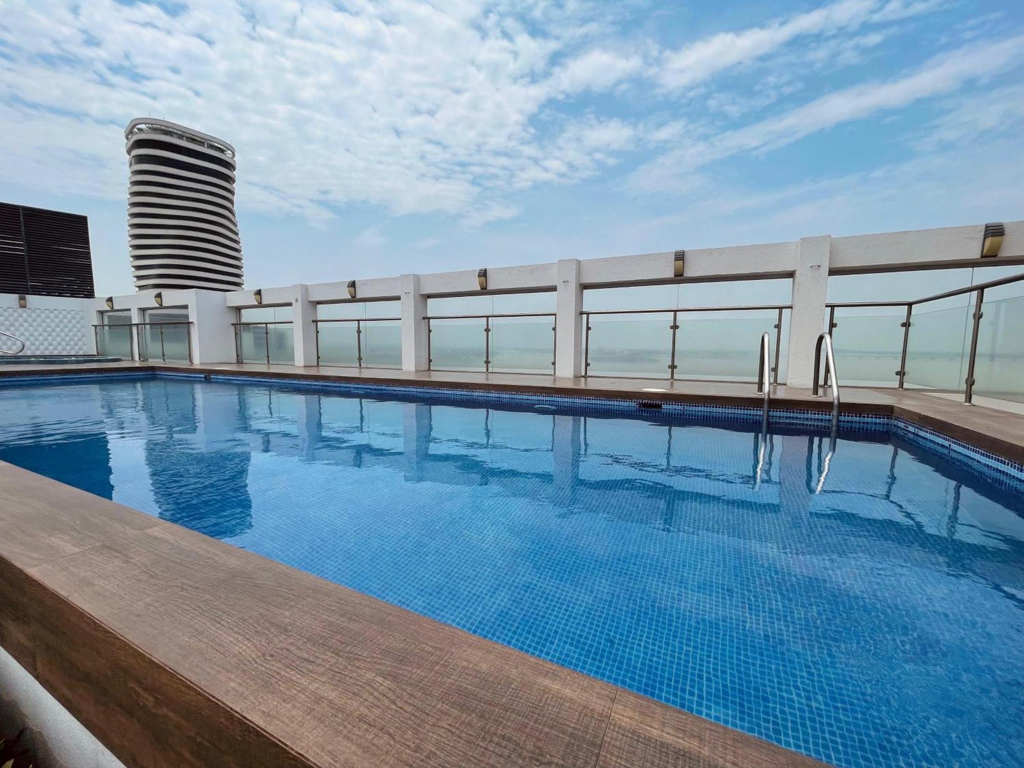 Suite Riverfront Puerto Santa Ana Guayaquil Exterior photo
